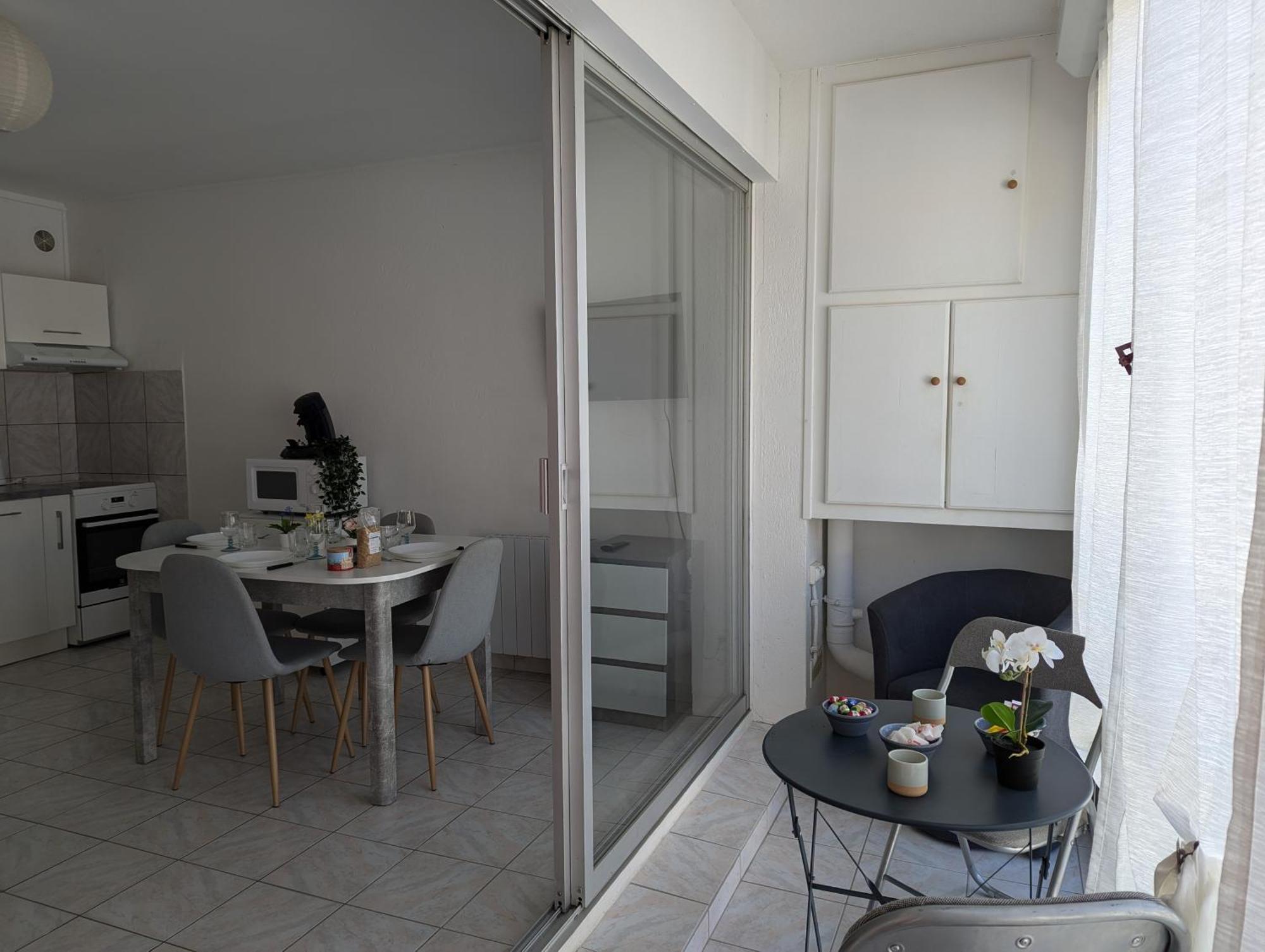 Sol-Y-Days Vidourle: Riverside Comfort with Parking Near Boucanet Beach Le Grau-du-Roi Exterior photo